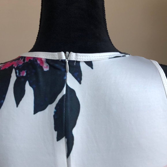 Beautiful flower sundress - Picture 4 of 5